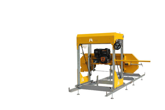 Draagbare zaagmachine voor het snijden van hout op een zaagmachine