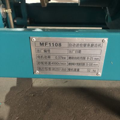 Automatische houtbewerkingsmachine voor het slijpen van houtzaagbladen
