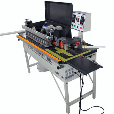 Draagbare houtbewerkingsmachine voor houtbewerking 1900*1300*560 mm