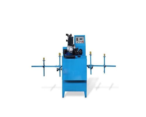 Handmatige machine voor het bewerken van hout met een zaagblaad van legering
